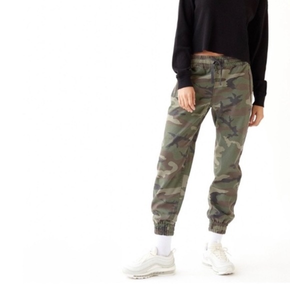 Camo pants - Picture 1 of 4